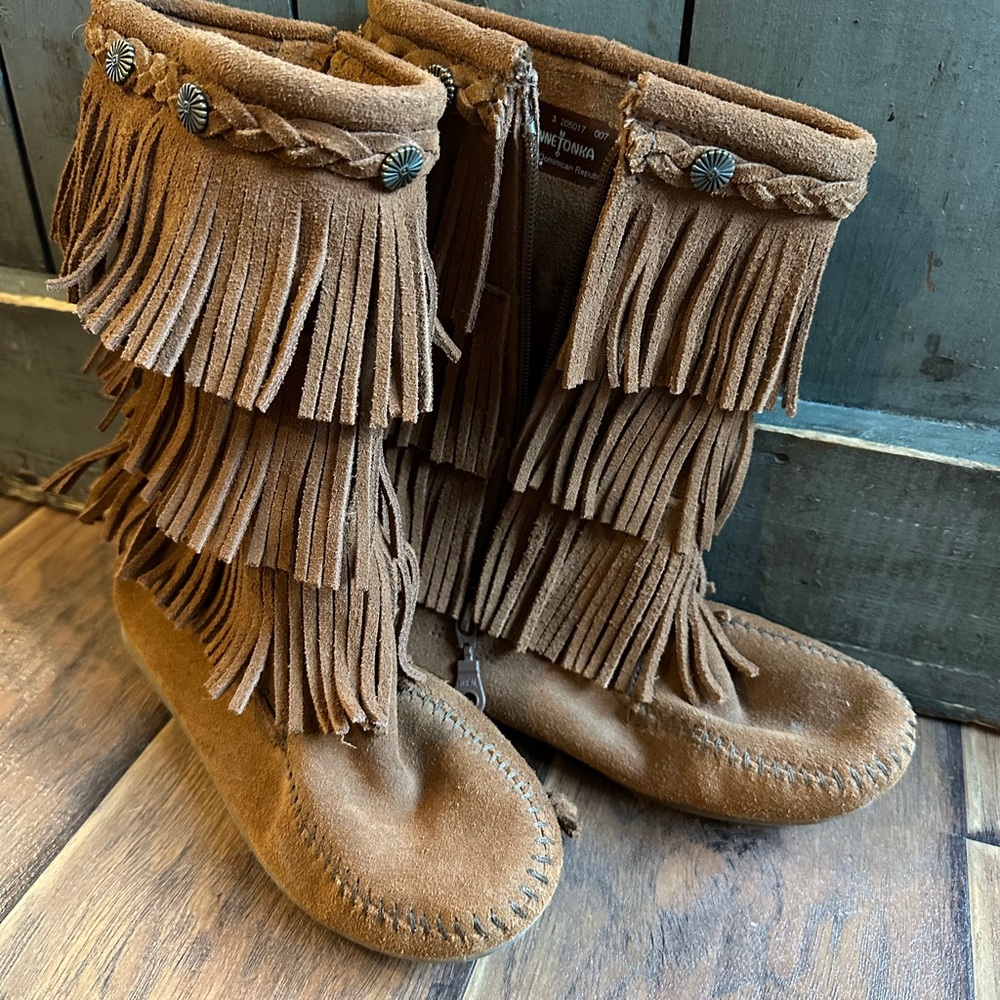 Girls Minnetonka Boots